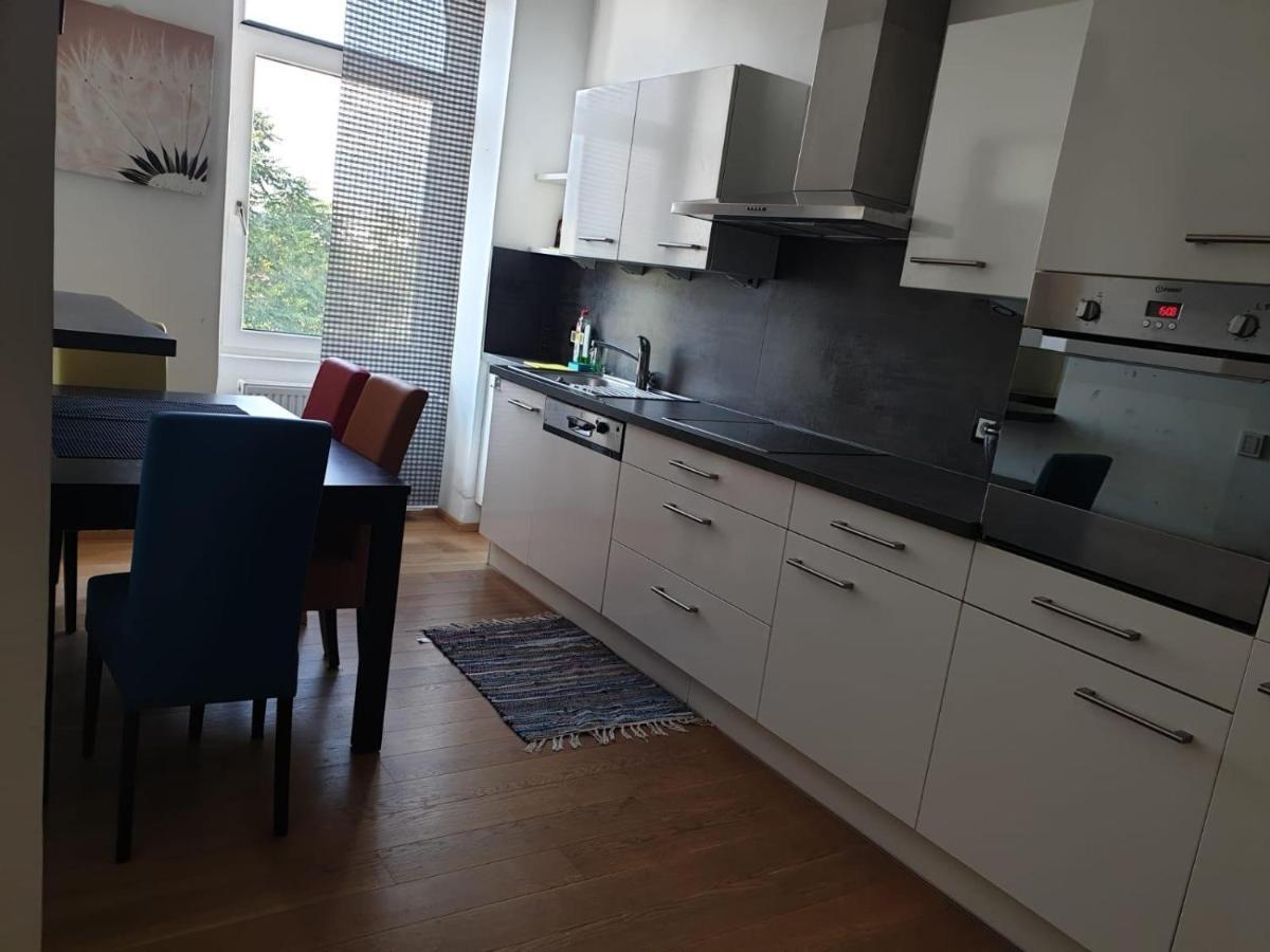Deluxe Apartment 5P Mm Wien Exteriör bild